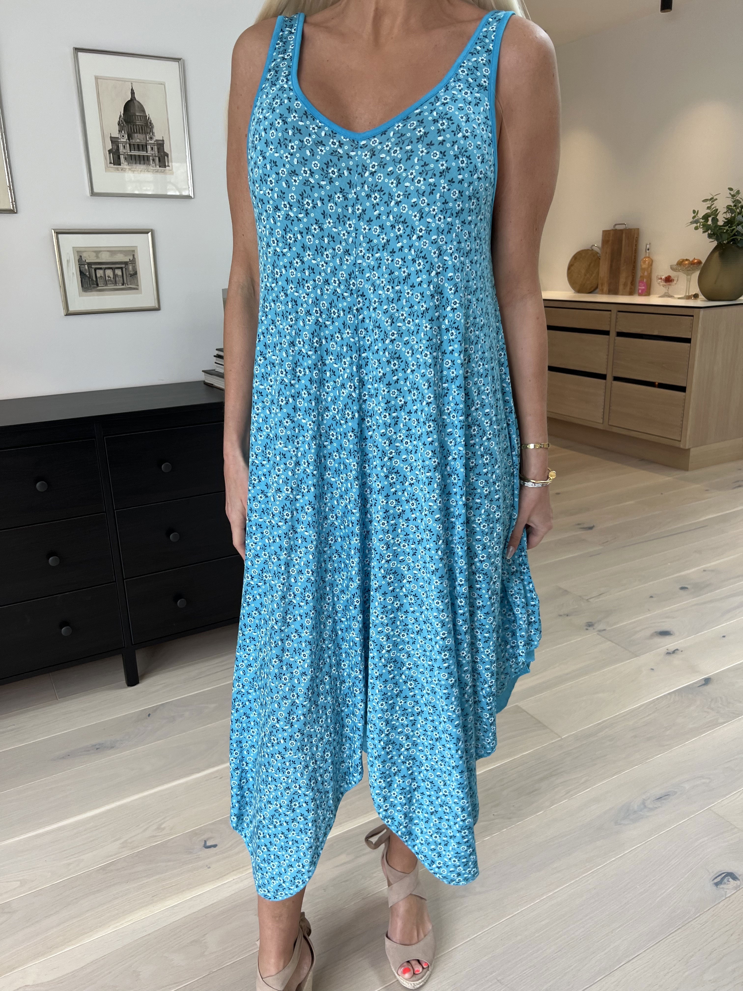 Veronica Small Flower - Sommarklänning med blommigt tryck och breda axelband